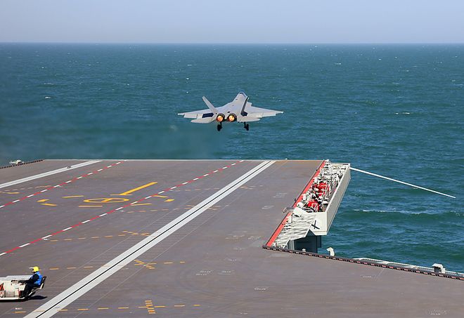 現金網：中國首款隱身艦載機殲-35成關注焦點，美媒：用一個詞概括——“進化”