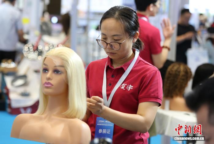 21點：2026鄭州跨境電商交易博覽會啓幕